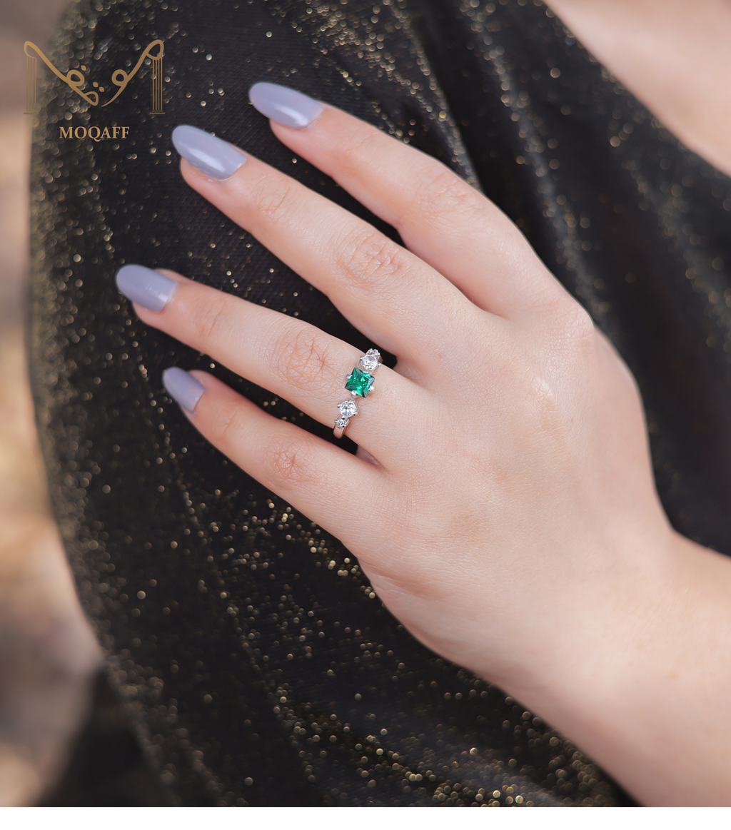 Humnava Ring & Studs (green)
