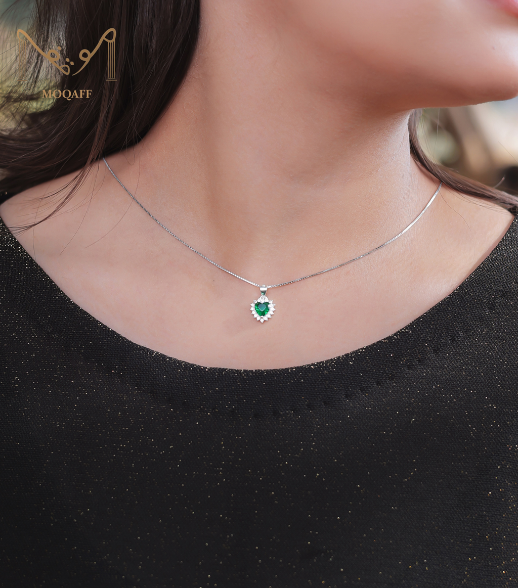 Humnava Ring & Studs (green)