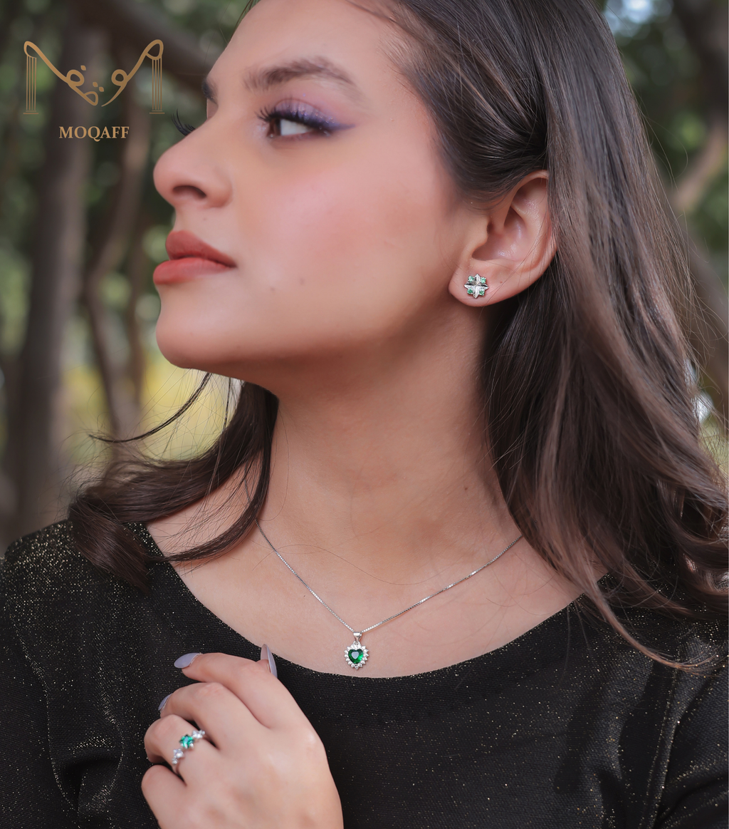 Humnava Ring & Studs (green)